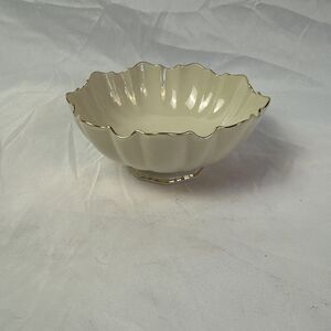 Lenox Symphony Scalloped Rim Bowl Ivory 24K Gold Trim 6 inch